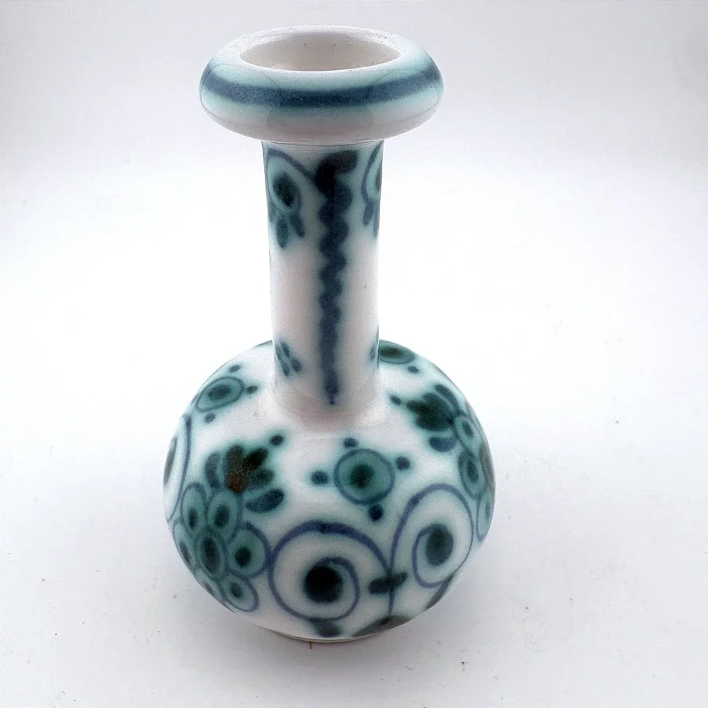Rare Vintage Delft Delvert Pattern Hand Painted Ceramic Bud Vase 1970